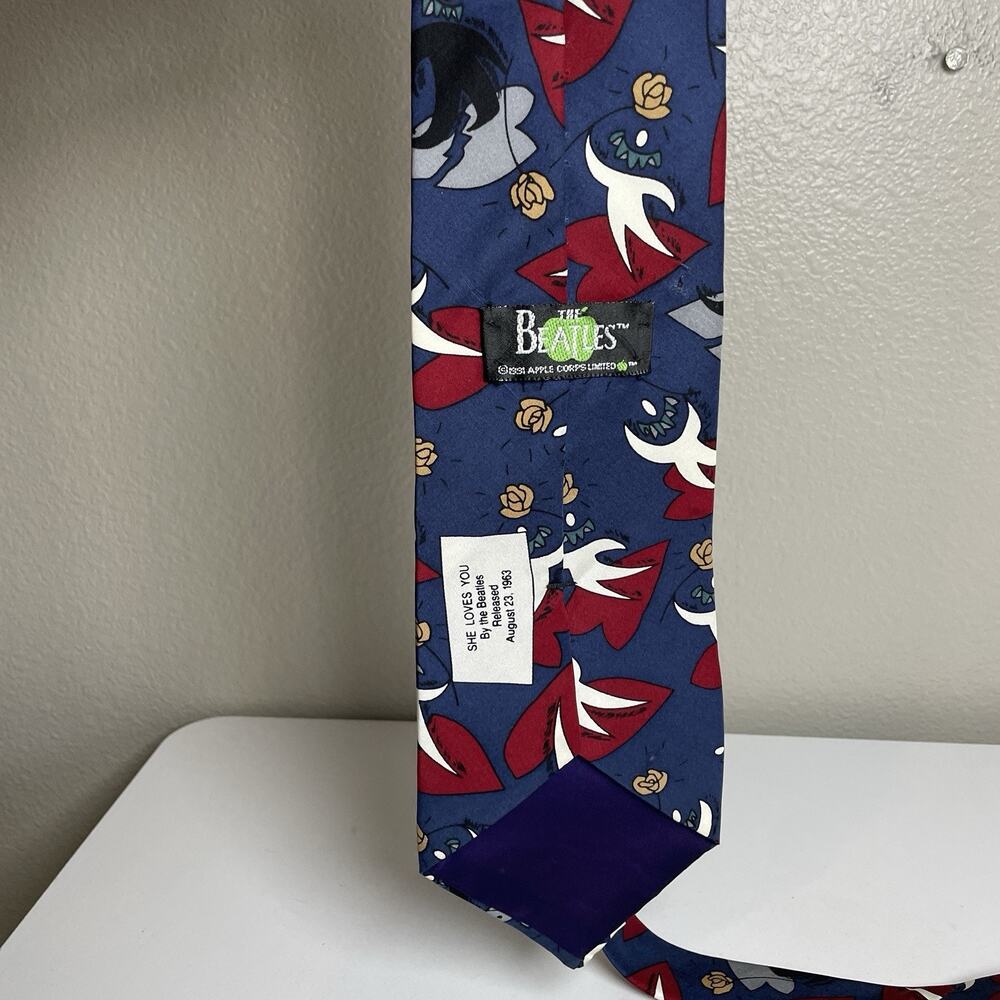 The Beatles SHE LOVES YOU 100% Silk Neck Tie 1991 Apple Corps Limited - Picture 6 of 7